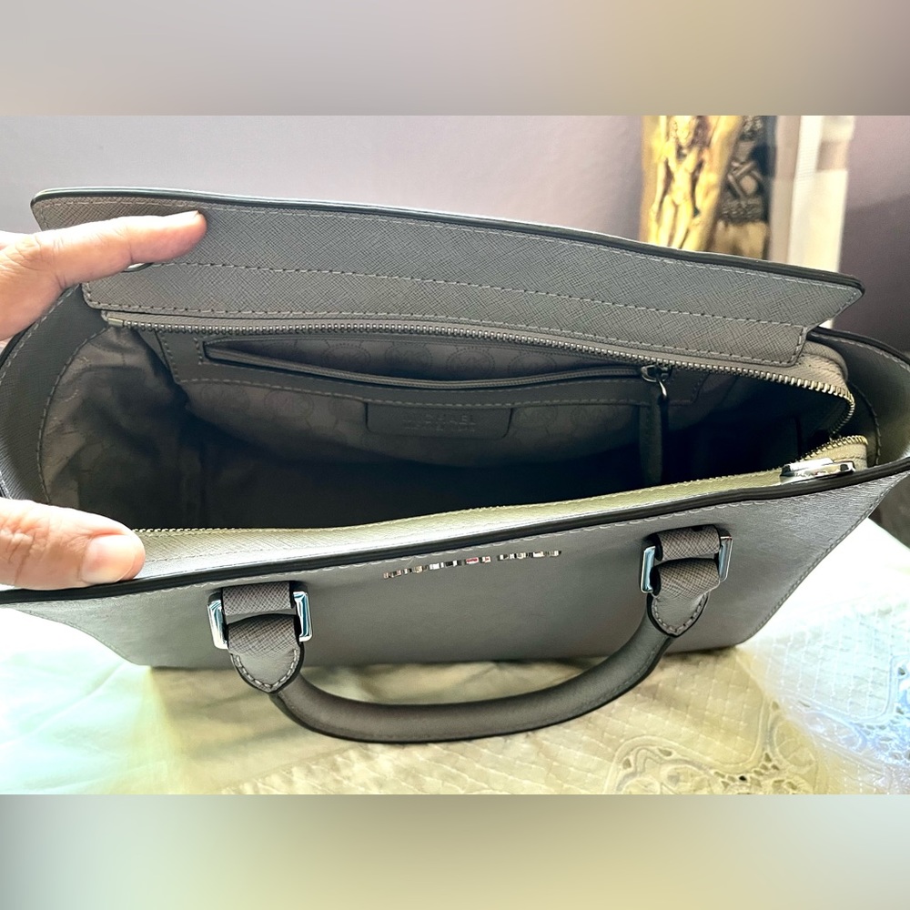 Michael Kors Selma gray satchel - Pre owed